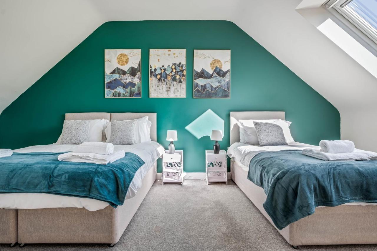 Beautiful And Comfortable Home Away From Home With Free Parking, Fast Wifi And White Crisp Hotel Standard Linen Hosted By Our Home Short Stays นอร์ทแธมป์ตัน ภายนอก รูปภาพ